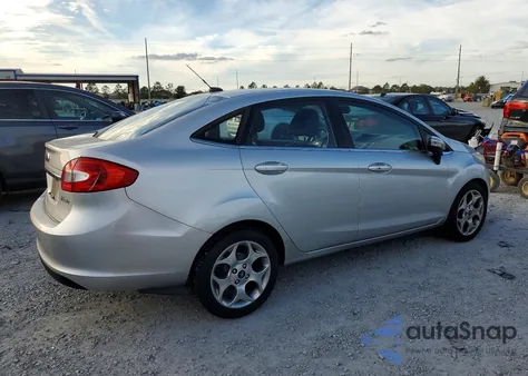 2013 Ford Fiesta Titanium z USA, uszkodzony, nr VIN 3FADP4CJ5DM173353